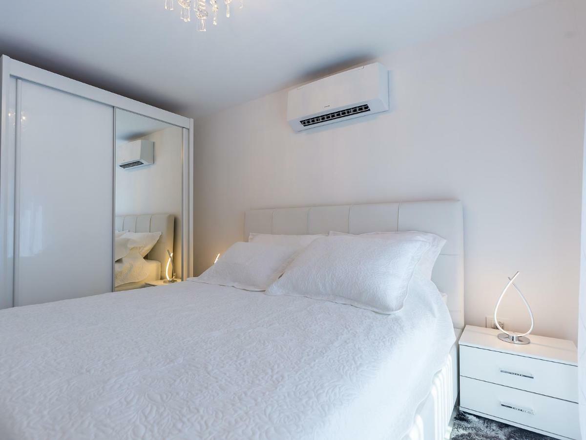 Apartmani Beril Lux 로비니 외부 사진