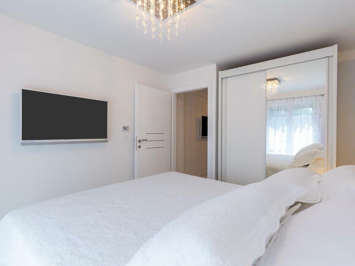 Apartmani Beril Lux 로비니 외부 사진