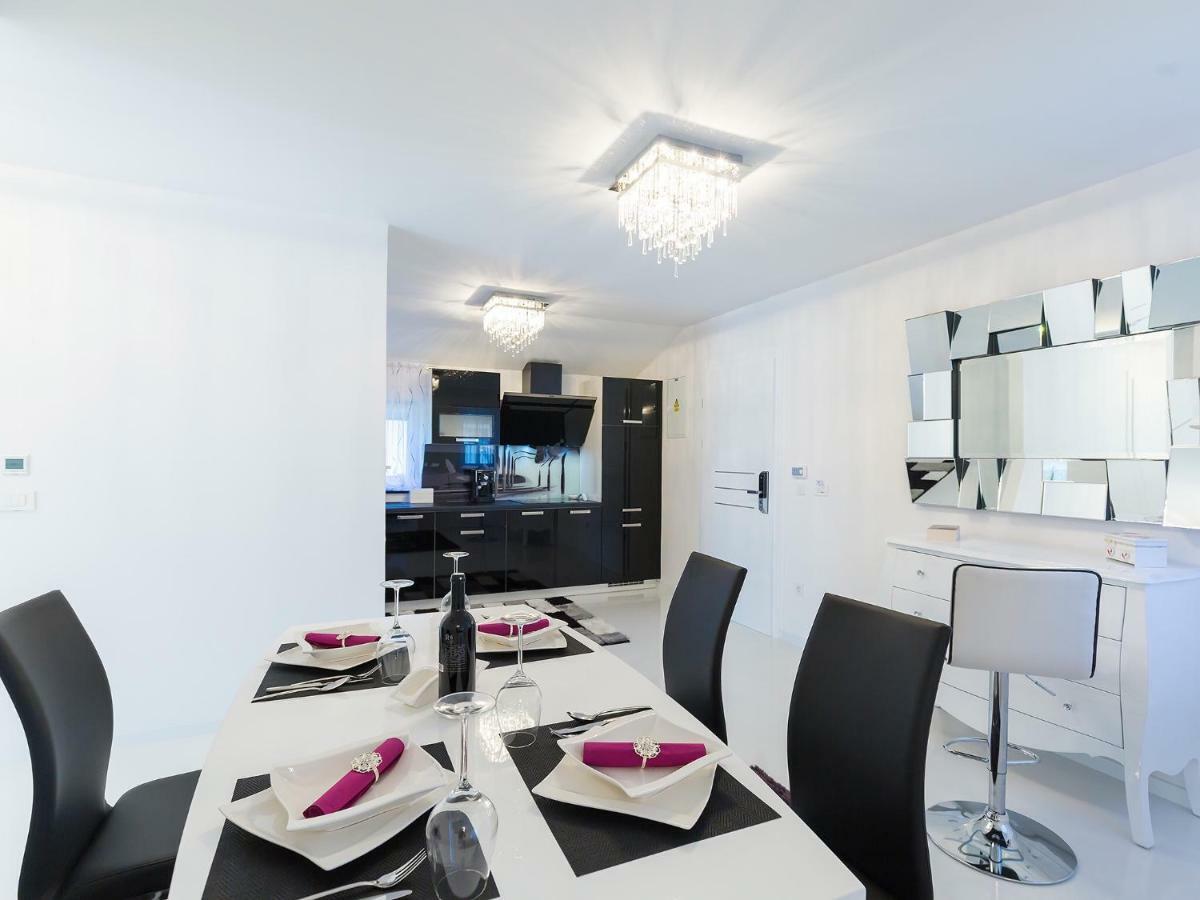 Apartmani Beril Lux 로비니 외부 사진