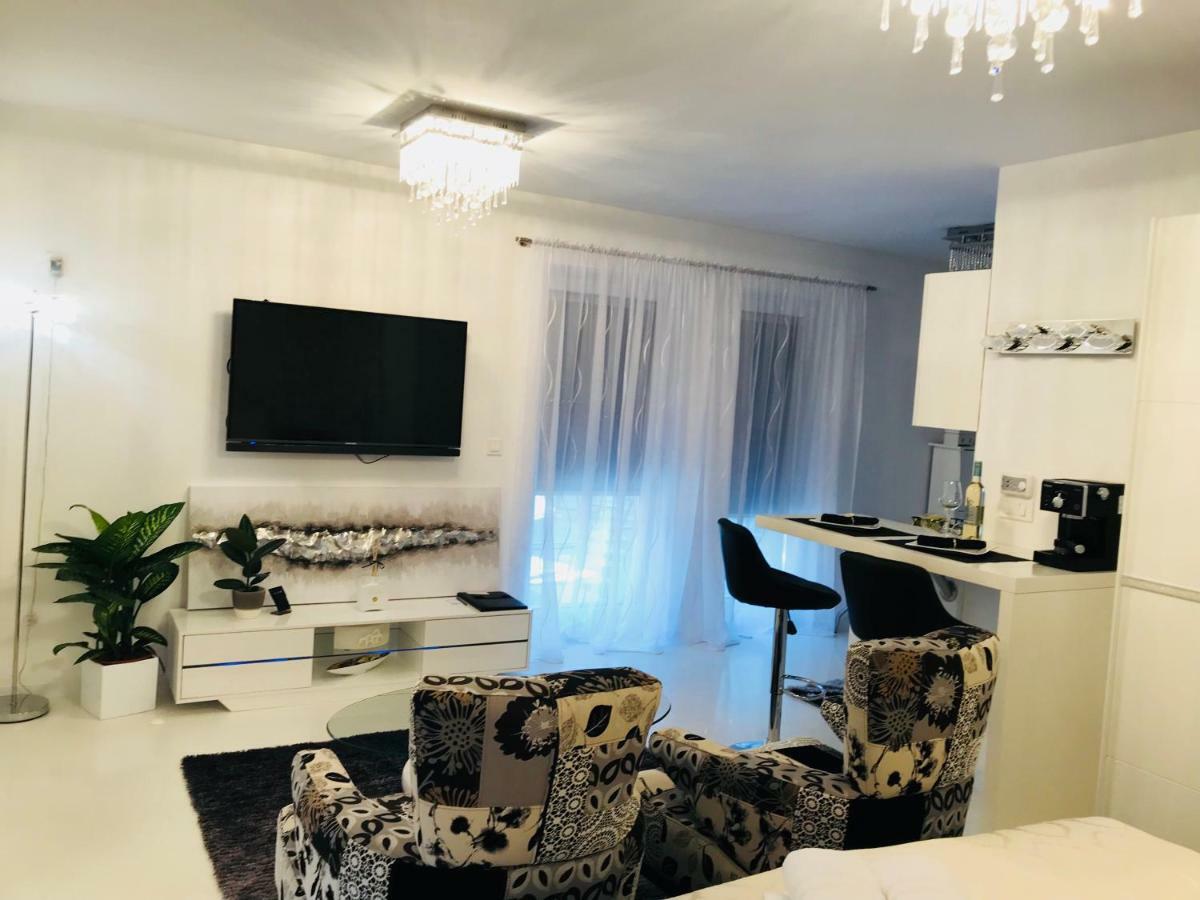 Apartmani Beril Lux 로비니 외부 사진